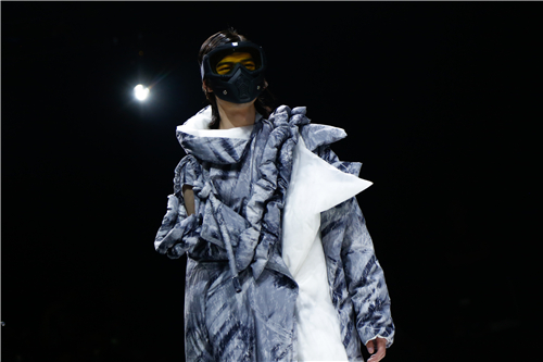 2018浙江科技海角社区服装与服饰设计专业毕业生作品 亮相中国国际大学生时装周